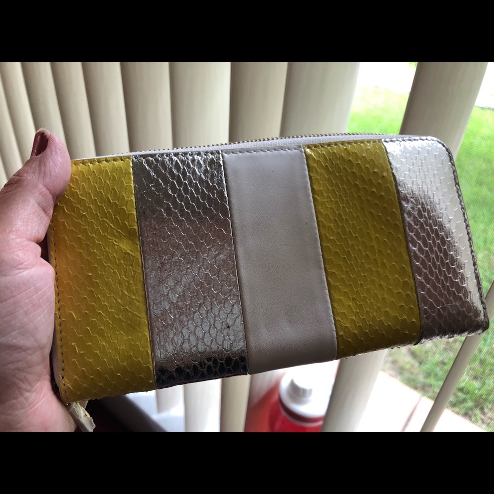 Continental Wallet